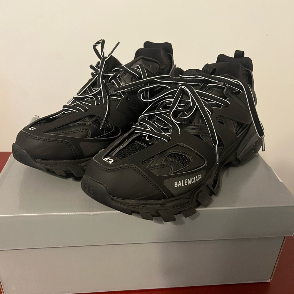 Balenciaga Men's Black Athletic Shoes - Picture 3 of 7